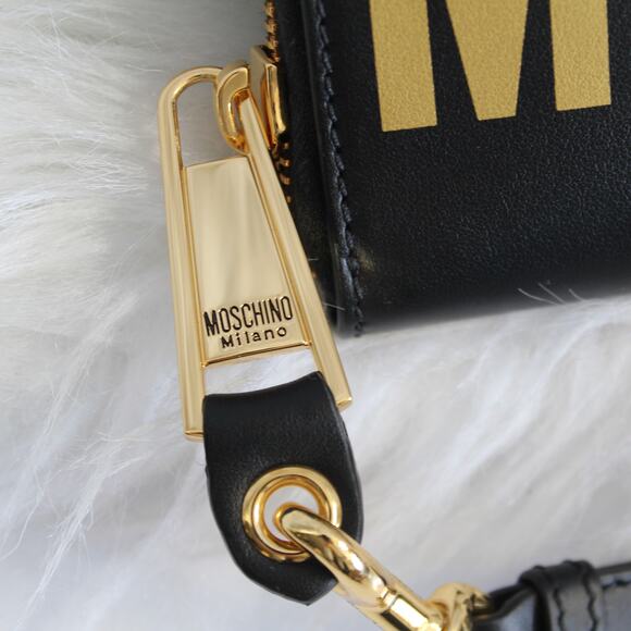 Moschino Black Gold Logo Continental Zip Around Wallet Wristlet New - Picture 12 of 13